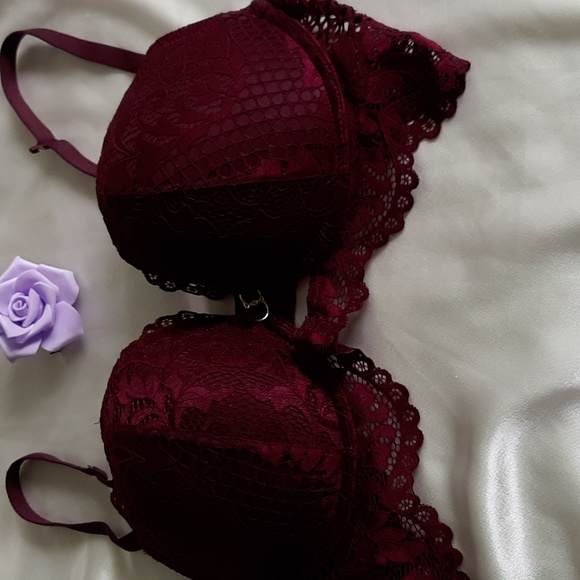 LaSenza Padded underwire lace bra.  Size 36C.  Adjustable straps  Classi… - Picture 15 of 15